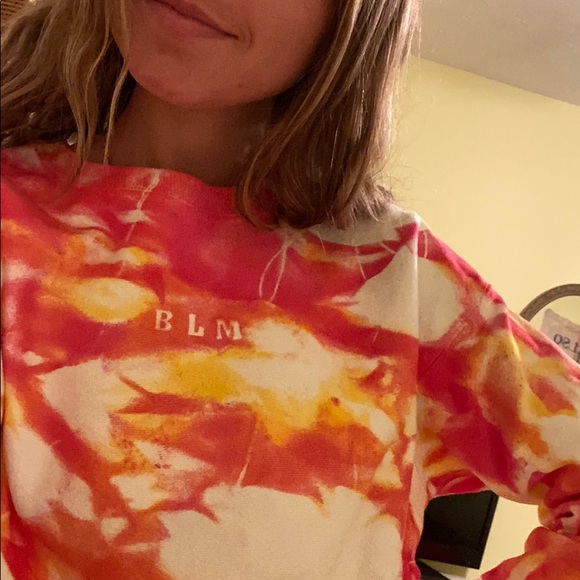 Tops - BLM MOVEMENT SWEATSHIRT